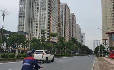 Bán biệt thự vị trí mặt tiền ngay Đường 19/5, Phú La vào ở ngay giá siêu tốt chỉ 7.65 tỷ diện tích khoảng 77 m2, trong nhà này có tổng 4 phòng ngủ-02