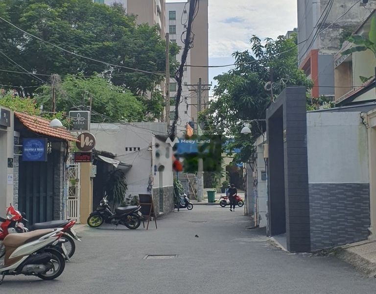 Cho thuê nhà vị trí đẹp nằm tại Nguyễn Bỉnh Khiêm, Hồ Chí Minh, giá thuê cực tốt 28 triệu/tháng có một diện tích 120m2, căn nhà gồm có 5 PN-01