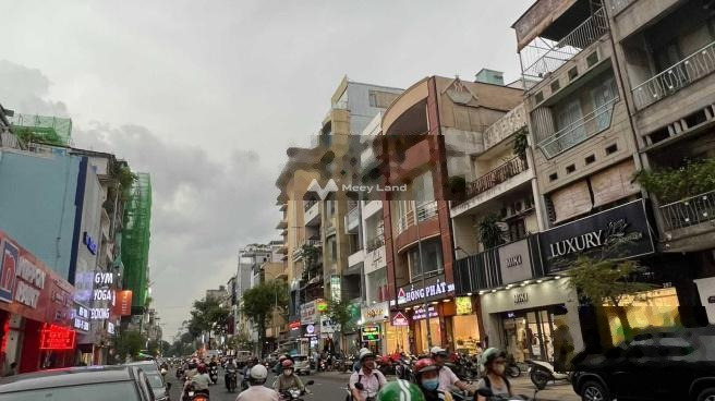 DT 136m2 bán nhà ở mặt tiền nằm tại Hồng Bàng, Hồ Chí Minh hướng Đông - Nam ngôi nhà có tổng cộng 5 PN 8 WC lh xem trực tiếp
