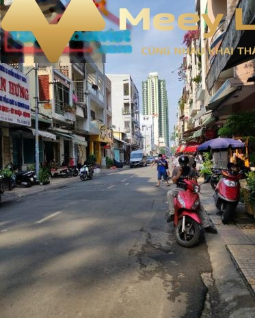 Bán nhà ở Quận 10, Hồ Chí Minh vào ở ngay giá cực tốt từ 42.5 tỷ có diện tích chung là 116m2, hướng Tây Bắc trong căn này bao gồm 6 phòng ngủ