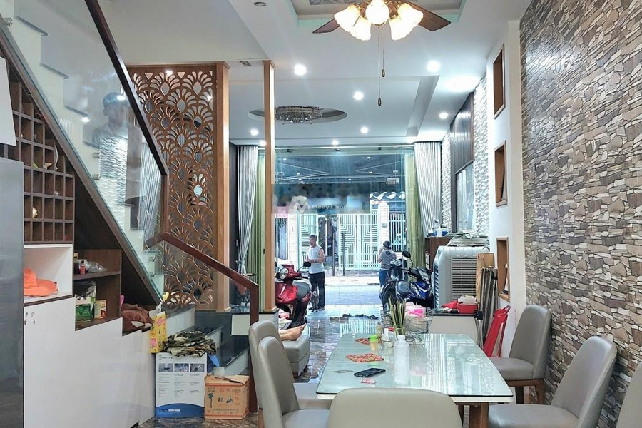 Bán nhà vị trí đẹp nằm trên Nguyễn Hoàng, Bình Hiên bán ngay với giá rẻ từ 7.85 tỷ diện tích rộng 71m2 tổng quan căn nhà này có 3 phòng ngủ-01