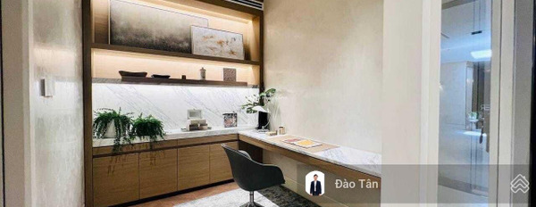Trong căn hộ này có 3 PN, bán chung cư hướng Đông - Nam vị trí mặt tiền nằm trên Quận 1, Hồ Chí Minh, trong căn này gồm 3 PN, 2 WC giá tốt nhất-03