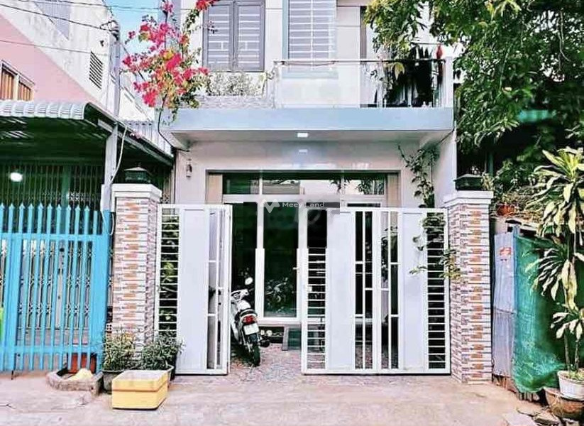 Nằm tại Bình Chánh, Hồ Chí Minh, bán nhà, bán ngay với giá đàm phán 750 triệu có diện tích chung 110m2, căn nhà này 2 phòng ngủ giá tốt nhất-01