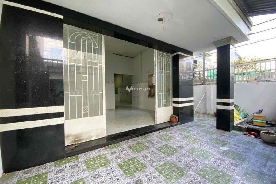 Cho thuê nhà với tổng diện tích 80m2 vị trí ngay trên Nhà Bè, Hồ Chí Minh giá thuê cực kì tốt chỉ 7 triệu/tháng, trong ngôi nhà này gồm 2 PN, 1 WC-01