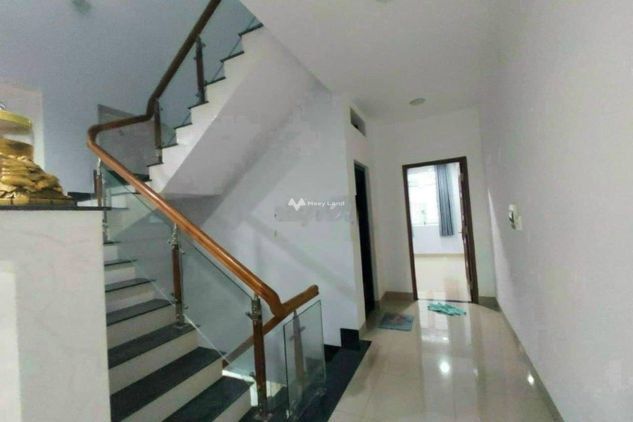 Diện tích như sau 90m2, cho thuê nhà ở vị trí đặt tại trung tâm Biên Hòa, Đồng Nai, trong nhà này thì có 4 phòng ngủ tiện ích đầy đủ-01