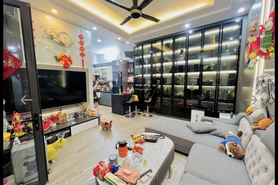 Nhà 3 phòng ngủ bán nhà bán ngay với giá sang tên 6.6 tỷ có diện tích 41m2 vị trí tiện lợi ngay tại Liễu Giai, Hà Nội-01