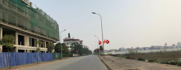 Bán liền kề Metropolytan mặt phố Nguyễn Mậu Tài, 2 mặt đường, view đep, giá đầu tư, diện tích 80,6m2-03