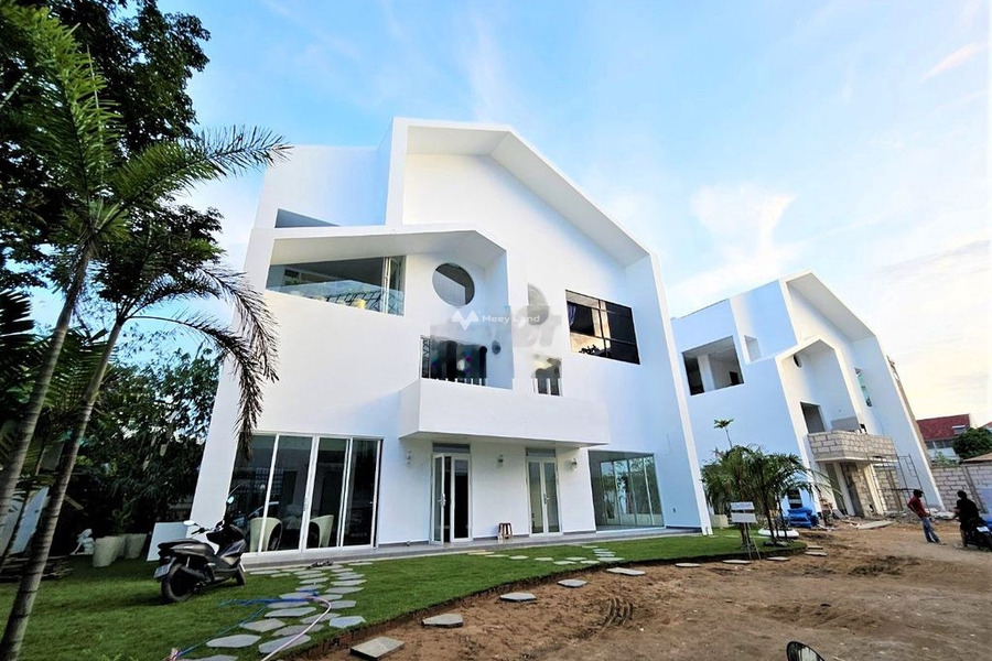 Nhà có 7 PN, cho thuê nhà, giá thuê siêu mềm 65 triệu/tháng có diện tích chung là 300m2 vị trí mặt tiền tọa lạc ở An Khánh, Thủ Đức-01