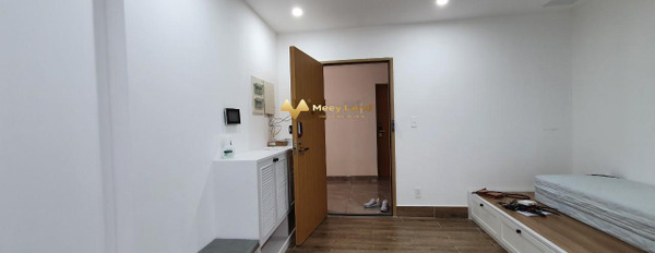 Chung cư 2 PN, bán căn hộ vị trí đẹp tọa lạc ngay Quận 7, Hồ Chí Minh, căn hộ tổng quan gồm có 2 PN, 2 WC nội thất đầy đủ-02