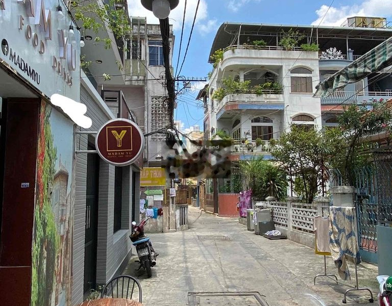 Vị trí đặt tọa lạc ở Cô Giang, Quận 1 cho thuê nhà thuê ngay với giá quy định chỉ 26 triệu/tháng, căn nhà này 5 phòng ngủ, 4 WC-01