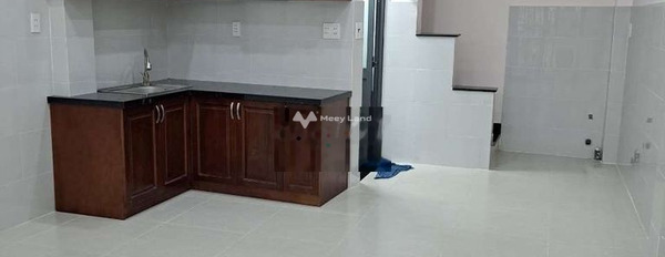 Nhà 3 PN cho thuê nhà ở có diện tích chung 40m2 thuê ngay với giá mong muốn chỉ 12.5 triệu/tháng gần Tân Quy, Quận 7-02