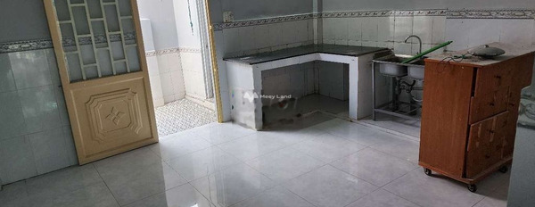 Nằm ở Phú Hữu, Nhơn Trạch, cho thuê nhà, giá thuê mềm 2.5 triệu/tháng diện tích tổng là 96m2, trong nhà nhìn chung gồm có 1 PN nhà phong thủy tốt-02