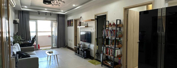 Tổng quan căn hộ gồm có 2 PN, bán chung cư vị trí đặt vị trí nằm ở Phường 7, Hồ Chí Minh, trong căn hộ có 2 phòng ngủ, 2 WC nội thất hiện đại-02