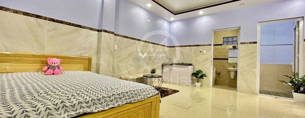 Vị trí đặt ngay ở Tân Bình, Hồ Chí Minh, cho thuê chung cư thuê ngay với giá ngạc nhiên 5.3 triệu/tháng, căn hộ này có tổng 1 phòng ngủ, 1 WC hẻm rộng-03