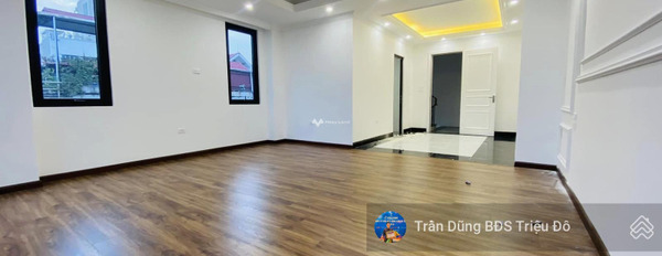 Bán nhà có diện tích 60m2 vị trí thuận lợi ngay Cát Linh, Cát Linh bán ngay với giá hạt dẻ từ 32 tỷ nhà gồm có 7 phòng ngủ, 6 WC-02