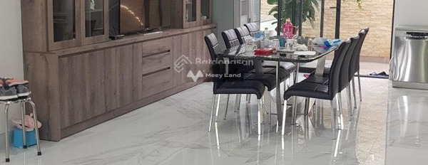 Hướng Tây - Bắc, bán nhà diện tích 140m2 vị trí đặt tại Tân Phong, Quận 7 giá bán cực tốt từ 29 tỷ tổng quan ở trong nhà gồm 4 phòng ngủ-02