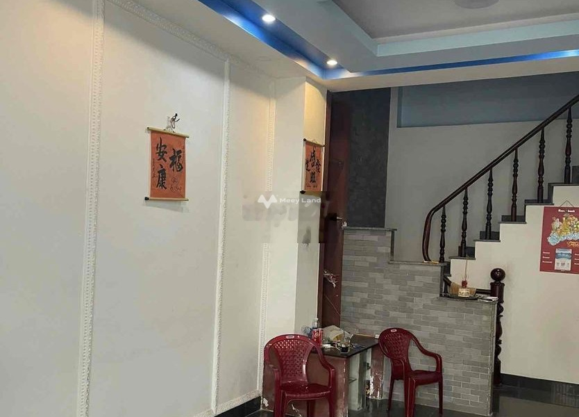Nhà gồm 4 PN, cho thuê nhà, thuê ngay với giá cực rẻ 15 triệu/tháng diện tích cụ thể 52m2 mặt tiền tọa lạc ở Phú Trung, Tân Phú-01