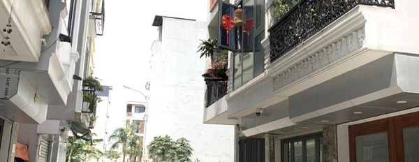 Nhà 3 PN bán nhà ở có diện tích gồm 30m2 bán ngay với giá cực tốt từ 7.6 tỷ vị trí thuận lợi tọa lạc ngay Ngọc Thụy, Long Biên, hướng Tây-02