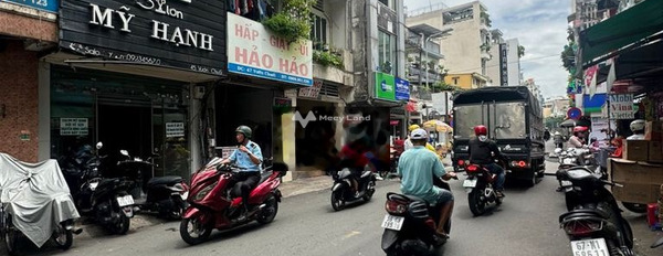 Cho thuê nhà vị trí đặt ngay tại Phường 4, Hồ Chí Minh, giá thuê mua ngay 25 triệu/tháng với diện tích rộng 50m2, ngôi nhà này có 4 phòng ngủ-02