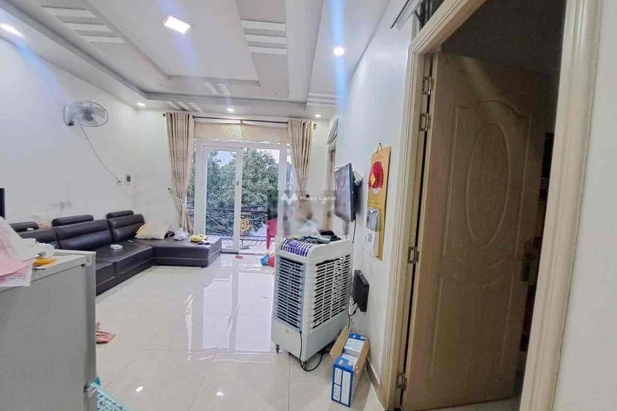 Nhà gồm 4 PN bán nhà ở có diện tích 177m2 bán ngay với giá siêu khủng 11 tỷ vị trí đẹp ngay tại Bình Hưng Hòa, Hồ Chí Minh, hướng Đông Nam-01