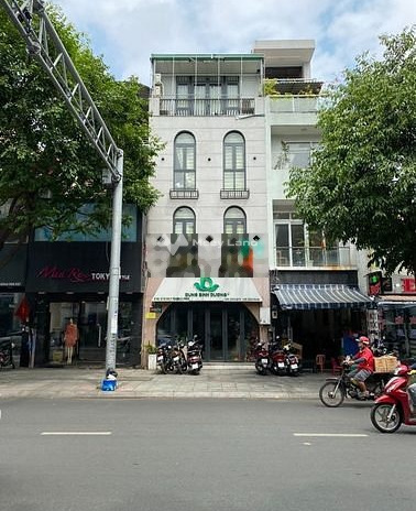 Nhà 4 PN bán nhà bán ngay với giá 69 tỷ diện tích chuẩn 161.5m2 vị trí đặt tọa lạc ở Phó Đức Chính, Nguyễn Thái Bình