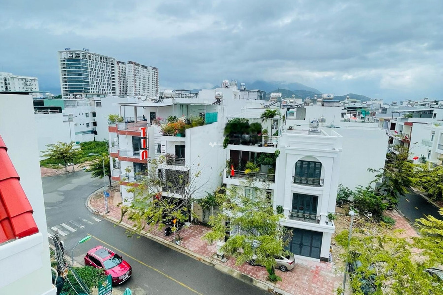 6.4 tỷ, bán liền kề diện tích tổng là 63m2 vị trí đặt tọa lạc ngay Nha Trang, Khánh Hòa, trong căn nhà này gồm 6 phòng ngủ, 7 WC lh thương lượng thêm-01
