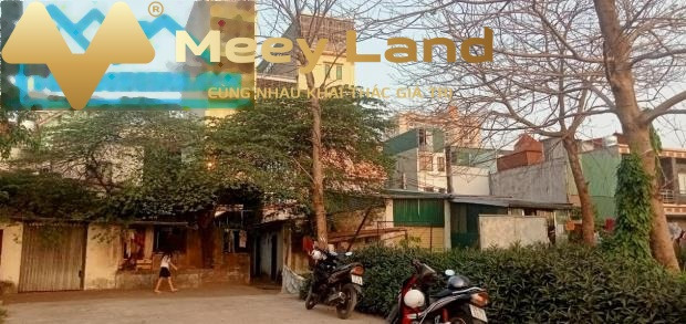 Đi nước ngoài bán mảnh đất, 179m2 giá giao động chỉ 17 tỷ vị trí thuận lợi nằm tại Định Công, Định Công lh để xem ngay