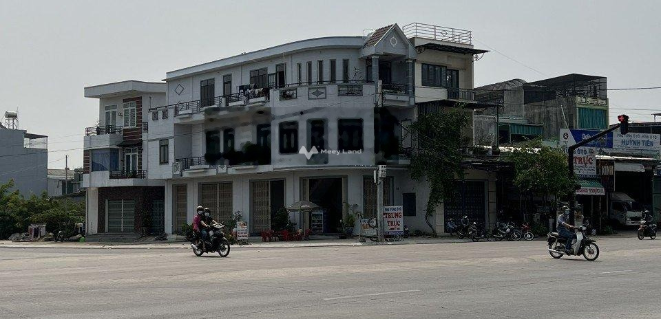 Trong nhà này 2 PN, cho thuê nhà, thuê ngay với giá êm 8 triệu/tháng có diện tích gồm 78m2 vị trí đẹp tọa lạc trên Lê Thánh Tôn, Quảng Ngãi