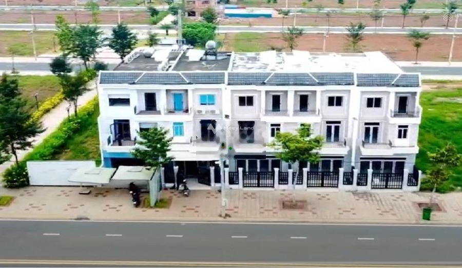 Có diện tích chính 300m2 bán nhà vị trí thuận lợi ở Đại Lộ Phú Hưng, Đồng Xoài căn này bao gồm 4 PN hãy nhấc máy gọi ngay-01