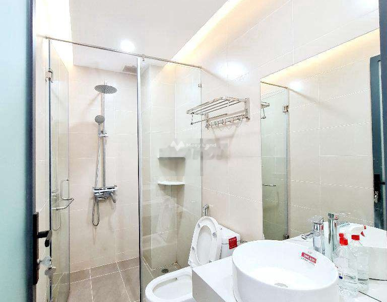 Nhà có 4 PN bán nhà ở có diện tích 60m2 bán ngay với giá cơ bản 4 tỷ tọa lạc ở Vĩnh Hội, Quận 4-01