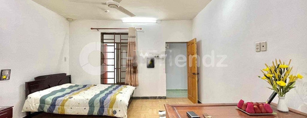 Trong căn hộ này gồm có 1 phòng ngủ, cho thuê căn hộ vị trí tốt ở Phường 9, Phú Nhuận, 1 WC ban công view đẹp-02