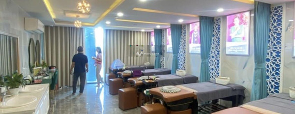 Cho thuê nhà nằm tại Võ Văn Tần, Quận 3, giá thuê ngạc nhiên chỉ 65 triệu/tháng diện tích gồm 132m2-03