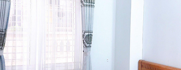 Căn hộ nhìn chung gồm có 2 PN, cho thuê căn hộ vị trí đặt tọa lạc ở Cát Linh, Hà Nội, 1 WC giá hợp lý-03