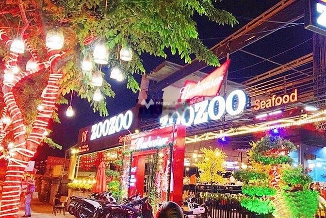 Xoay vốn trả nợ cho thuê cửa hàng diện tích sàn là 1200m2 vị trí tại Phạm Văn Đồng, Hồ Chí Minh thuê ngay với giá êm chỉ 250 triệu/tháng-01
