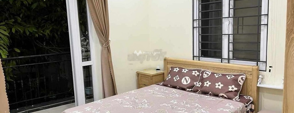 Cho thuê nhà có diện tích sàn 70m2 vị trí đẹp An Hải Tây, Đà Nẵng giá thuê sang tên 16 triệu/tháng, ngôi nhà này bao gồm 4 PN, 4 WC-02