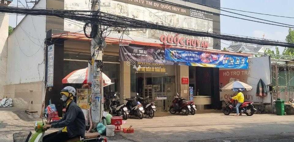 Bây giờ tôi cần cho thuê kho bãi có diện tích thực 600m2 vị trí ngay trên Bình Trưng Đông, Hồ Chí Minh giá thuê chỉ 100 triệu/tháng giá cực mềm