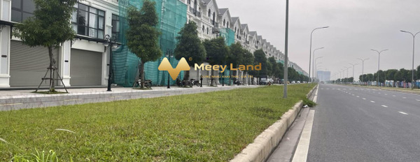 Nằm ở Huyện Gia Lâm, Hà Nội, bán nhà, vào ở luôn giá siêu ưu đãi từ 15.5 tỷ có dt chung là 402 m2, tổng quan nhà gồm có 5 phòng ngủ hỗ trợ mọi thủ tục...-03