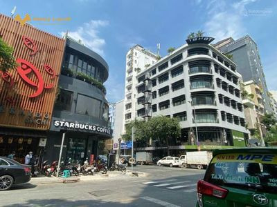 Bán nhà Phạm Văn Đồng 105m2, mặt tiền 7m, ô tô tránh, vỉa hè, kinh doanh văn phòng, giá 23 tỷ