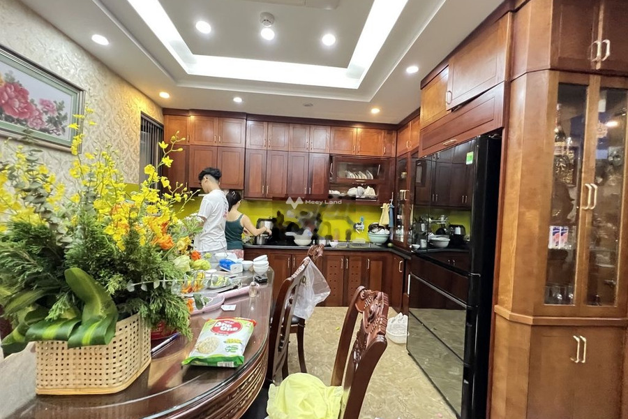 Cạn kiệt vốn bán nhà có diện tích chính 86m2 giá bán cực tốt 16.6 tỷ tọa lạc gần Nguyễn Văn Lộc, Hà Nội ngôi nhà bao gồm 4 PN 5 WC cảm ơn đã xem tin-01
