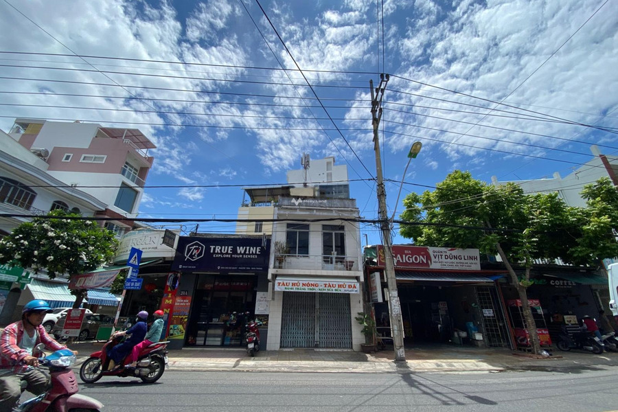 Hướng Tây - Nam, bán nhà có diện tích gồm 78.8m2 vị trí đặt tọa lạc trên Phước Tân, Khánh Hòa giá bán cực rẻ 9.5 tỷ trong nhà gồm có 3 phòng ngủ, 2 WC-01