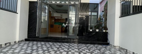 Tổng quan bên trong căn nhà 3 phòng ngủ bán nhà bán ngay với giá thương lượng 3.9 tỷ diện tích rộng 90m2 vị trí đặt ở trung tâm Phú Nông, Khánh Hòa-02