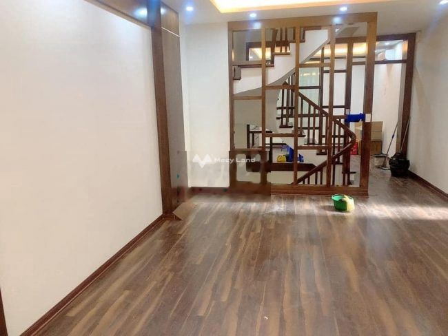 Nằm ngay bên trong Yên Hòa, Hà Nội cho thuê nhà thuê ngay với giá siêu rẻ từ 17 triệu/tháng, ngôi nhà có tổng cộng 6 PN-01