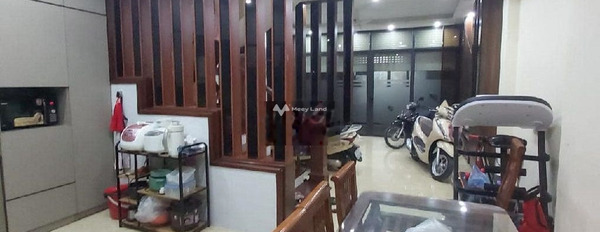 Bán nhà diện tích khoảng 35m2 vị trí đặt tọa lạc ngay trên Yên Nghĩa, Hà Đông giá bán cực êm 2.25 tỷ trong nhà tổng quan có 3 phòng ngủ, 4 WC-02