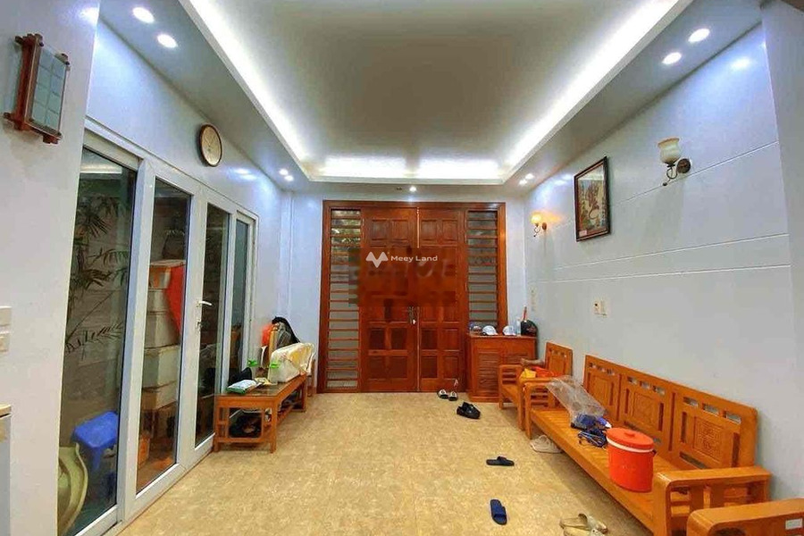 Bán nhà vị trí thuận lợi nằm tại Tôn Thất Tùng, Hà Nội bán ngay với giá cực tốt từ 8.7 tỷ diện tích khoảng 52m2 căn này gồm 6 PN-01