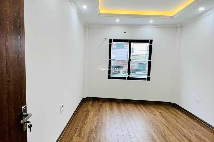 Giá 11 triệu/tháng, cho thuê nhà diện tích chính là 40m2 vị trí mặt tiền nằm ở Long Biên, Hà Nội, trong căn này bao gồm 6 phòng ngủ giá có thể fix-01