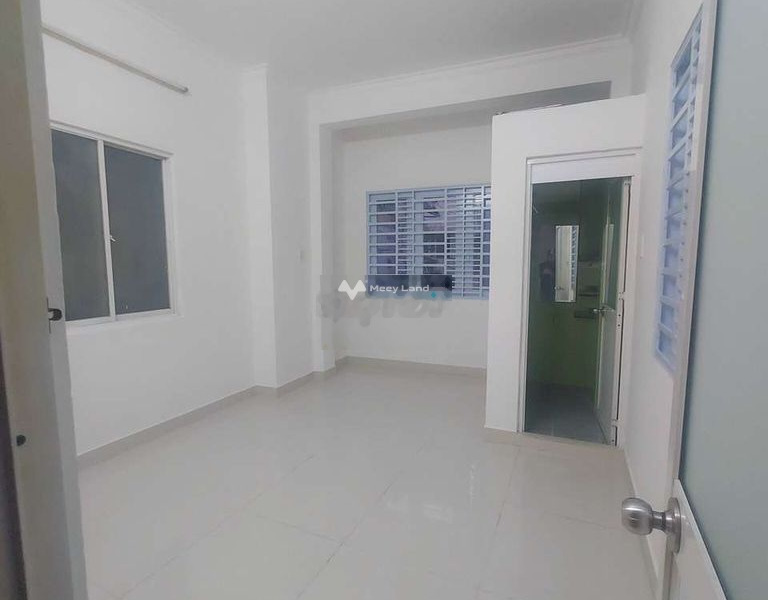 Cho thuê nhà vị trí ở Cô Giang, Phú Nhuận, giá thuê hữu nghị chỉ 9 triệu/tháng có diện tích chuẩn 45m2, hướng Đông, ngôi nhà này gồm có 2 phòng ngủ-01