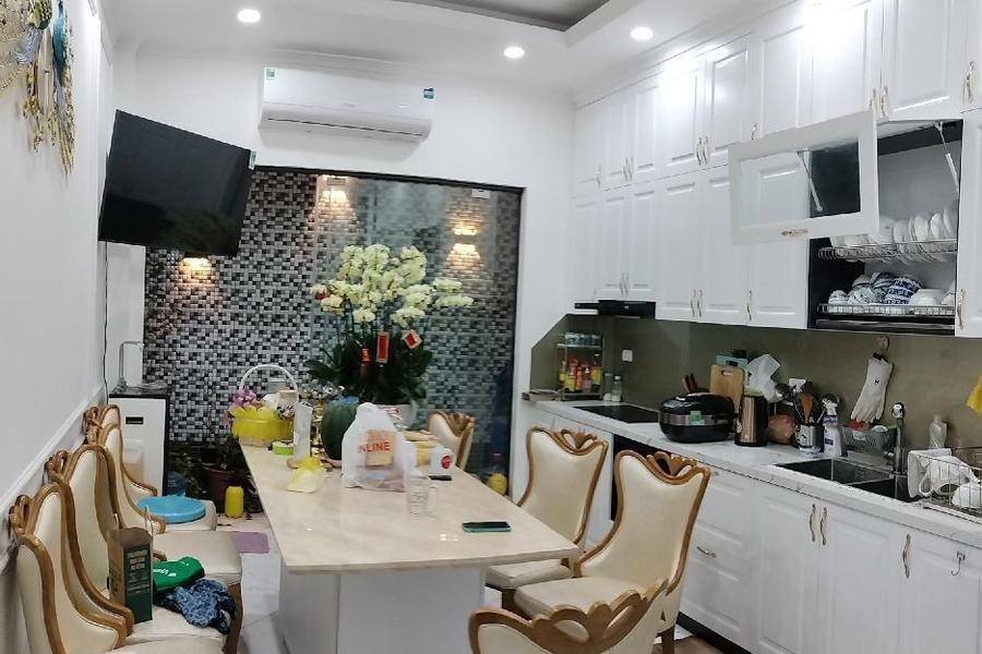 Phố Kim Đồng – 5 tầng thang máy – Ô tô vào nhà – 60m2, mặt tiền 3,6m, giá chỉ 11,6 tỷ-01