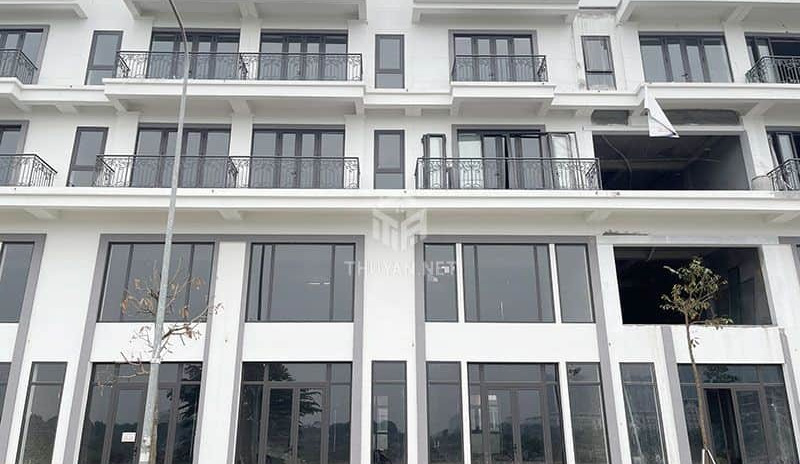 Cần bán 80,1m2 nhà 5 tầng Shophouse Metropolitan - Mặt phố Nguyễn Mậu Tài - View quảng trường