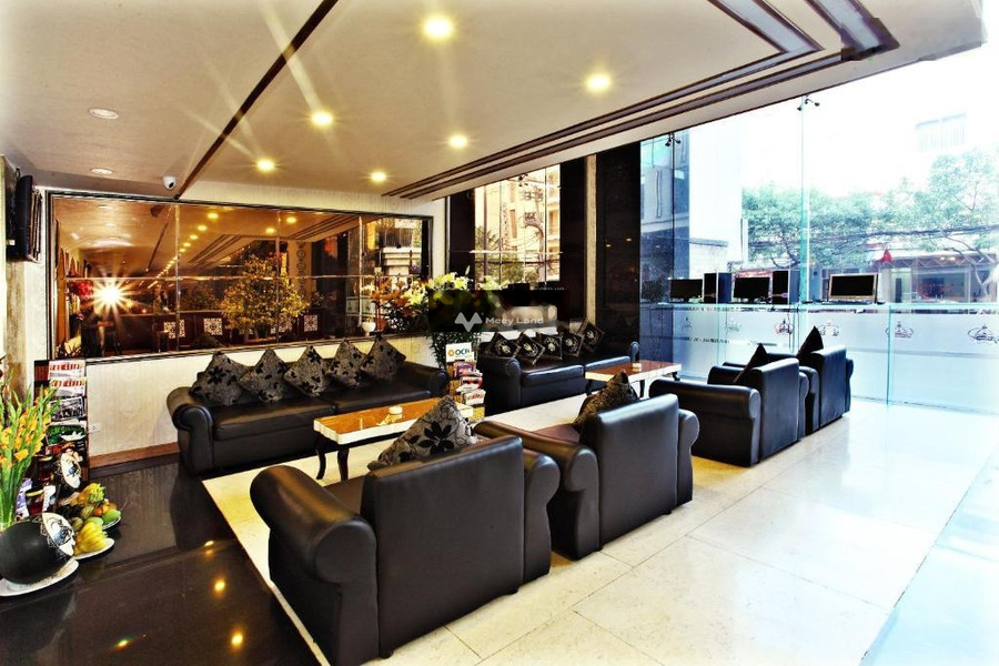 Nằm tại Trương Quốc Dung, Phú Nhuận, cho thuê nhà, diện tích chung 360m2, nhìn chung gồm có 48 phòng ngủ khu vực đông đúc-01