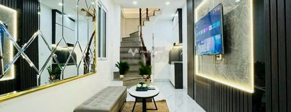 Ngôi nhà gồm có 2 PN, bán nhà ở có diện tích chung là 17m2 bán ngay với giá phải chăng chỉ 2.35 tỷ vị trí đặt ở tại Minh Khai, Hà Nội-02